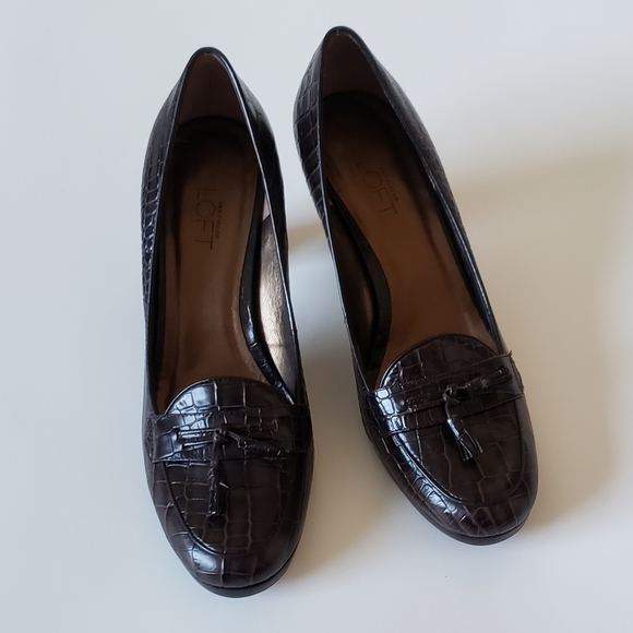 NEW! ANN TAYLOR LOFT BROWN SNAKESKIN HEELS - Picture 8 of 9